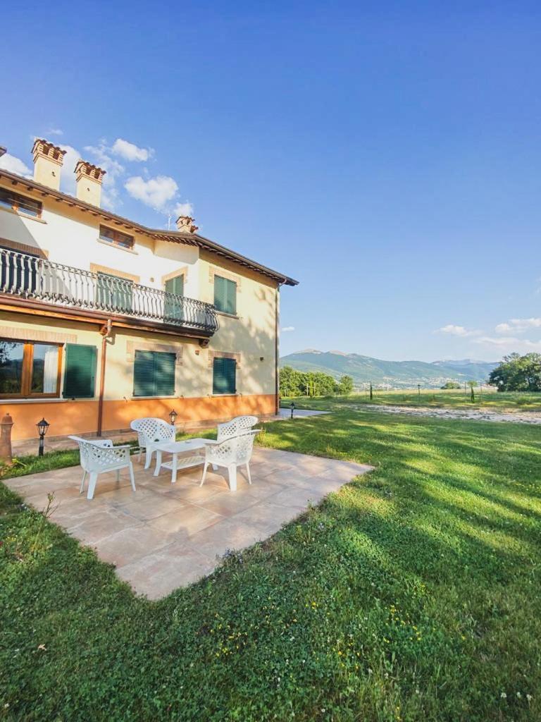 Villa Tadina Gualdo Tadino Exterior photo