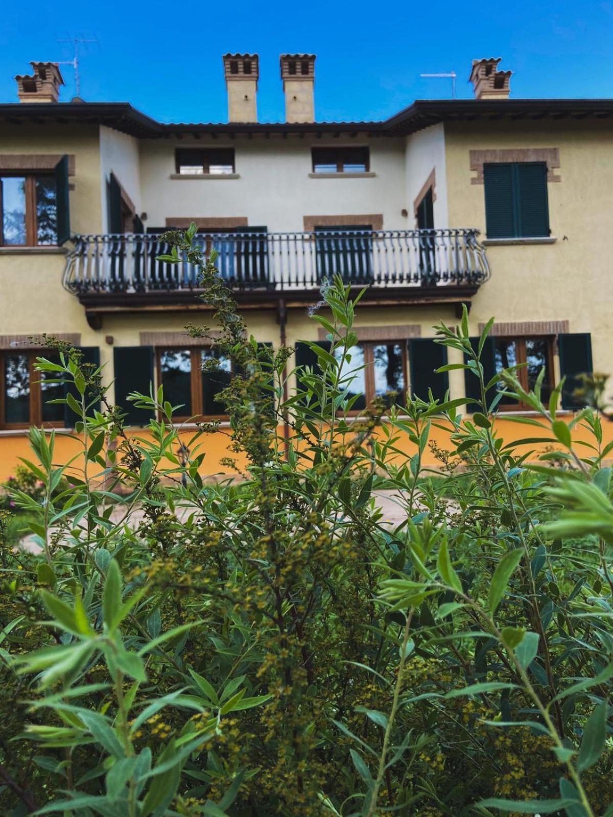 Villa Tadina Gualdo Tadino Exterior photo